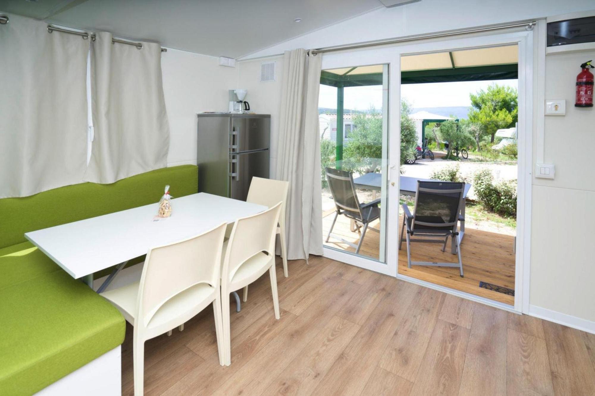 Mobile Homes In Camp Kovacine, Cres, With Long Pebble Beach ภายนอก รูปภาพ